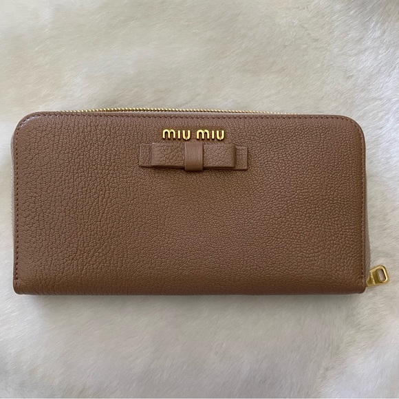 Authentic Miu Miu Bow Zip Round Long Wallet